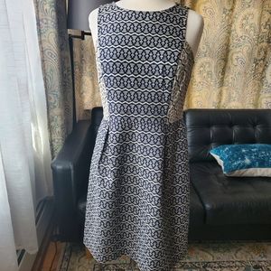 LOFT Women's Size 8 Navy Blue and Tan Jacquard Tie Neck Sleeveless Dress